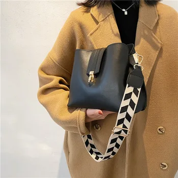 Винтажная Простая Маленькая сумка-ведро из искусственной кожи через плечо для женщин 2023, Дизайнерская Модная Женская Роскошная черная сумка через плечо