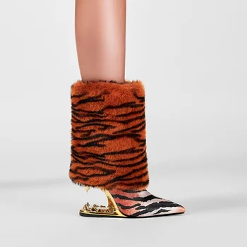Модные ботильоны из искусственного меха и микрофибры в полоску с тигровым принтом в европейском стиле для женщин, пикантные зимние ботинки с острым носком на танкетке и высоком каблуке