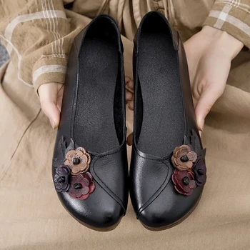 мокасины для мамы; мягкая натуральная кожа; черные туфли на плоской подошве в стиле ретро; женская обувь на плоской подошве с дизайнерскими цветами; удобные женские лоферы без застежки
