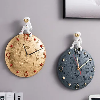 Современные Милые Настенные часы Креативные Настенные Часы из смолы Electron Silence Astronaut Гостиная Reloj Despertador Домашнее Украшение